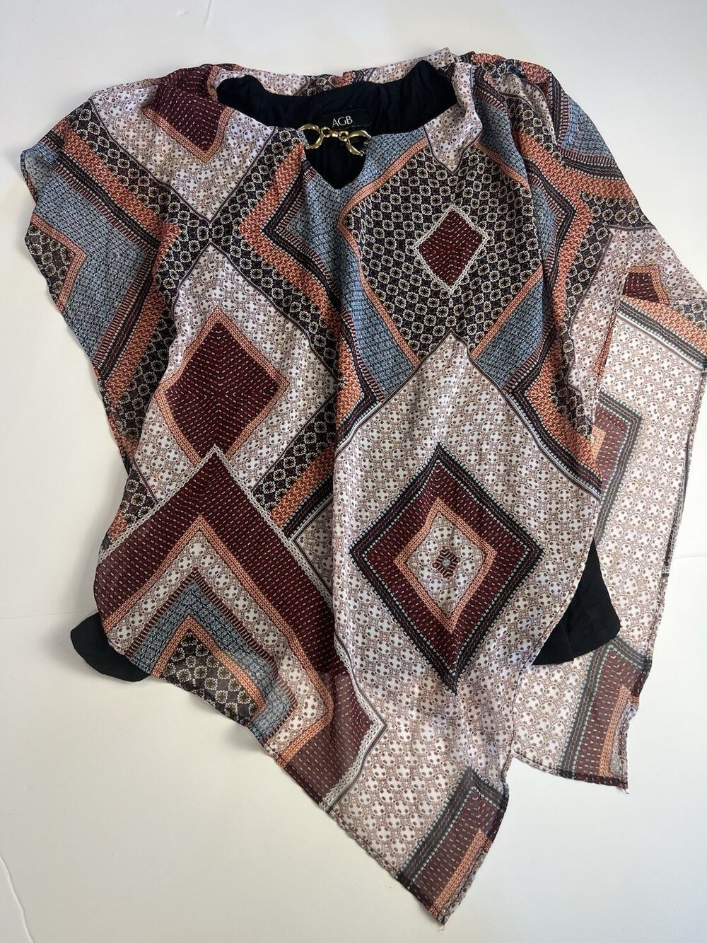 AGB Blouse Womens Sz M Colorful Geometric Lightweight Short Sleeves Gold Buckle